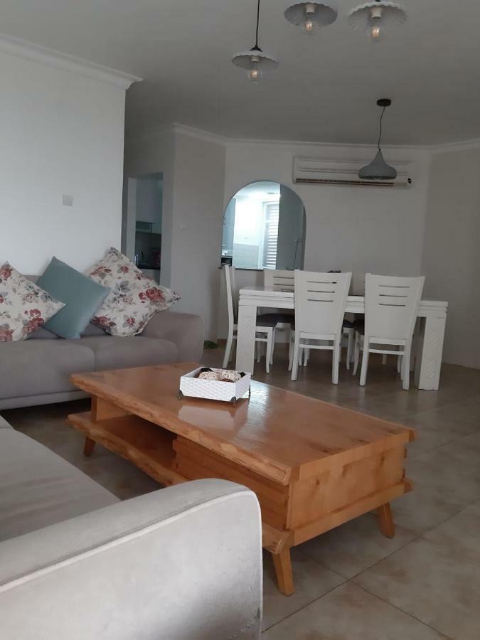 Spacious Apt. w/ Seaview, Fireplace&Netflix Acre Exterior foto